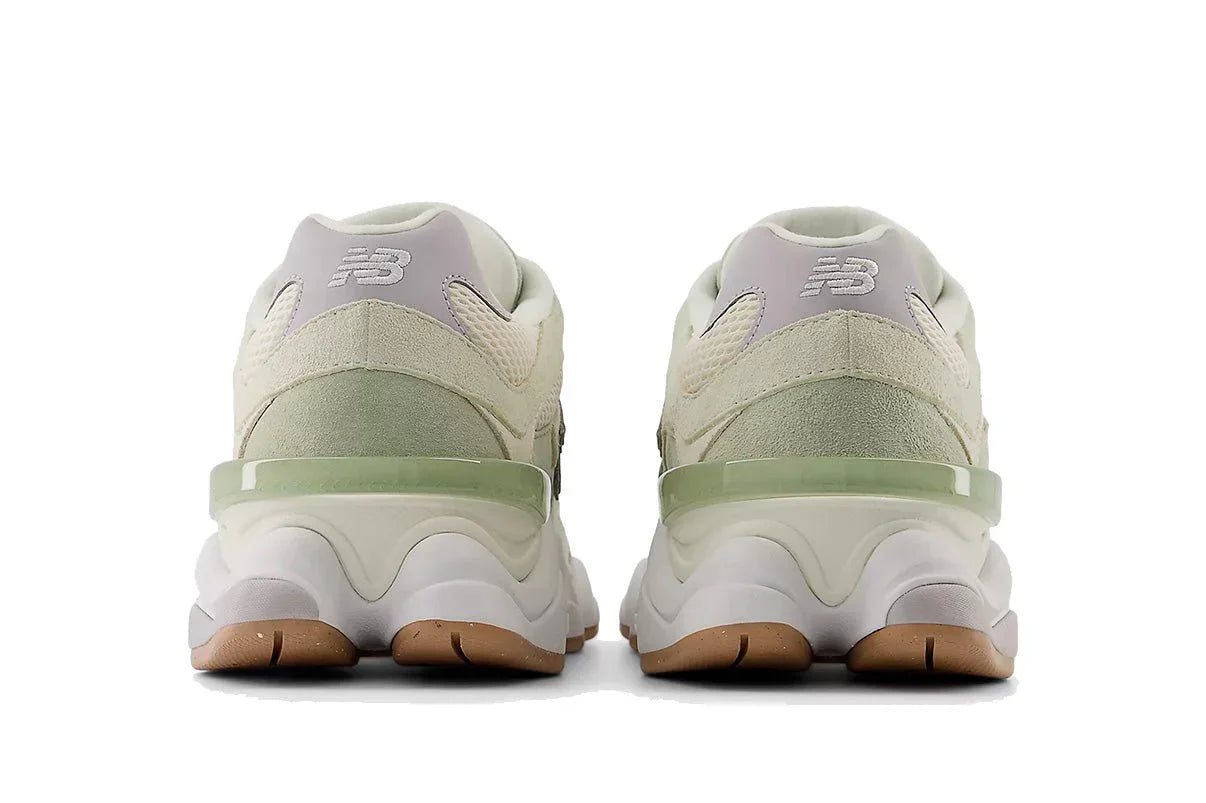Tênis New Balance 9060 Garter Snake Pearl Grey Verde detalhe do solado