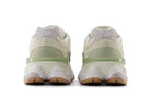 Tênis New Balance 9060 Garter Snake Pearl Grey Verde detalhe do solado