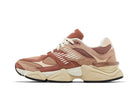 Tênis New Balance 9060 Sparrow Flat Taupe Marrom vista traseira