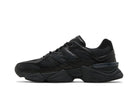 Tênis New Balance 9060 Triple Black Preto vista traseira