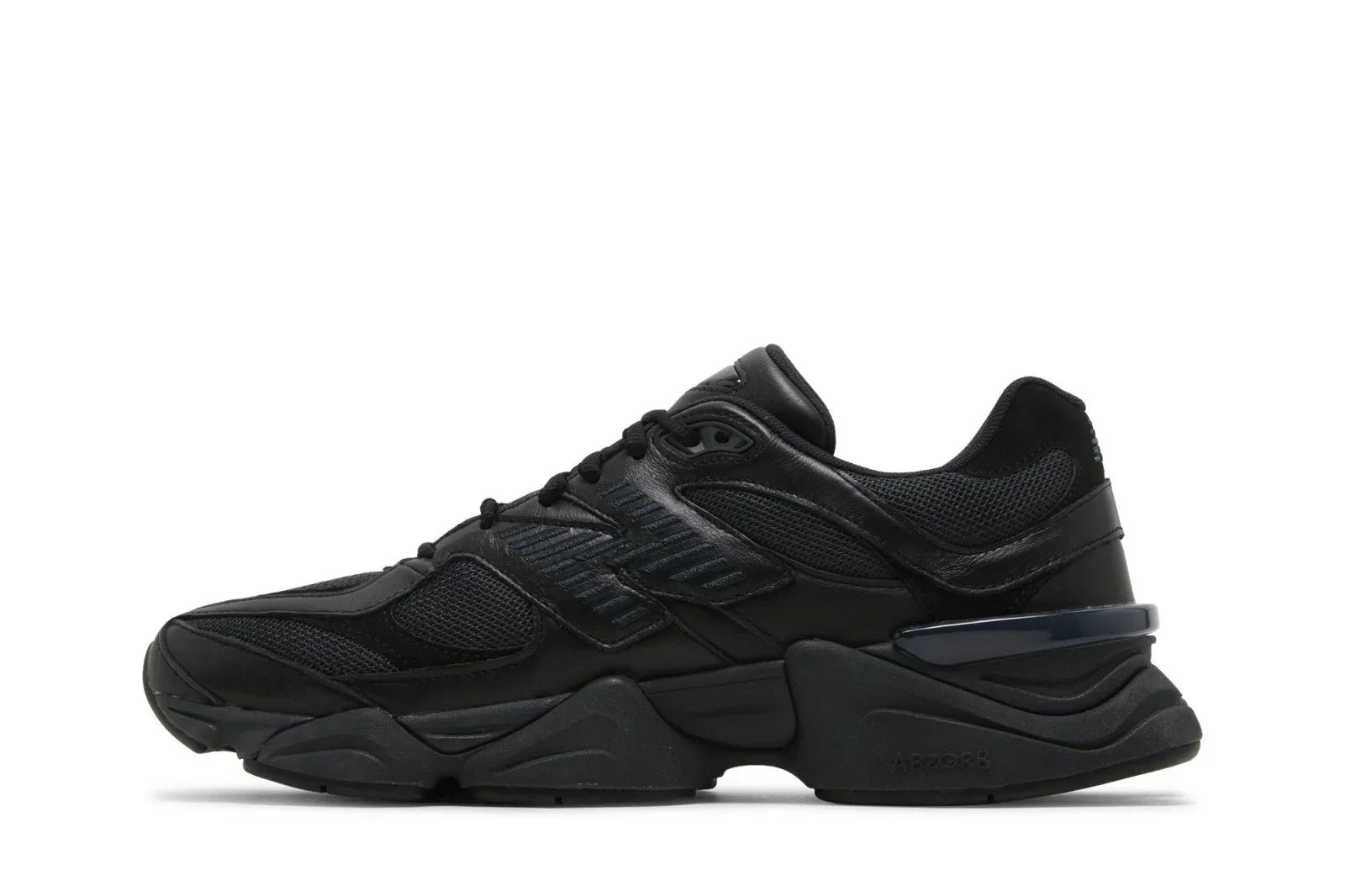 Tênis New Balance 9060 Triple Black Preto vista traseira
