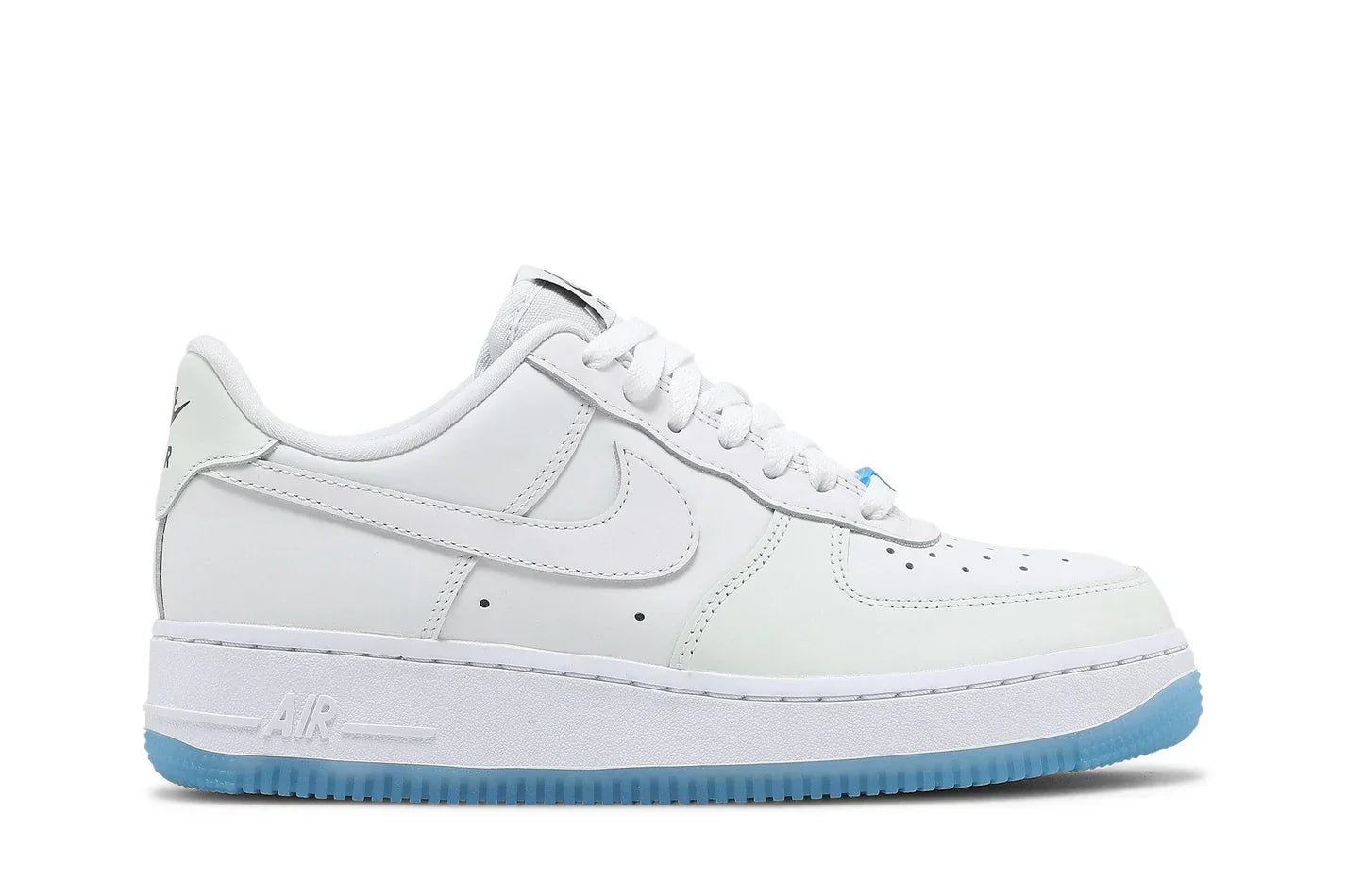 Tênis Nike Air Force 1 Low LX UV Reactive Branco vista lateral