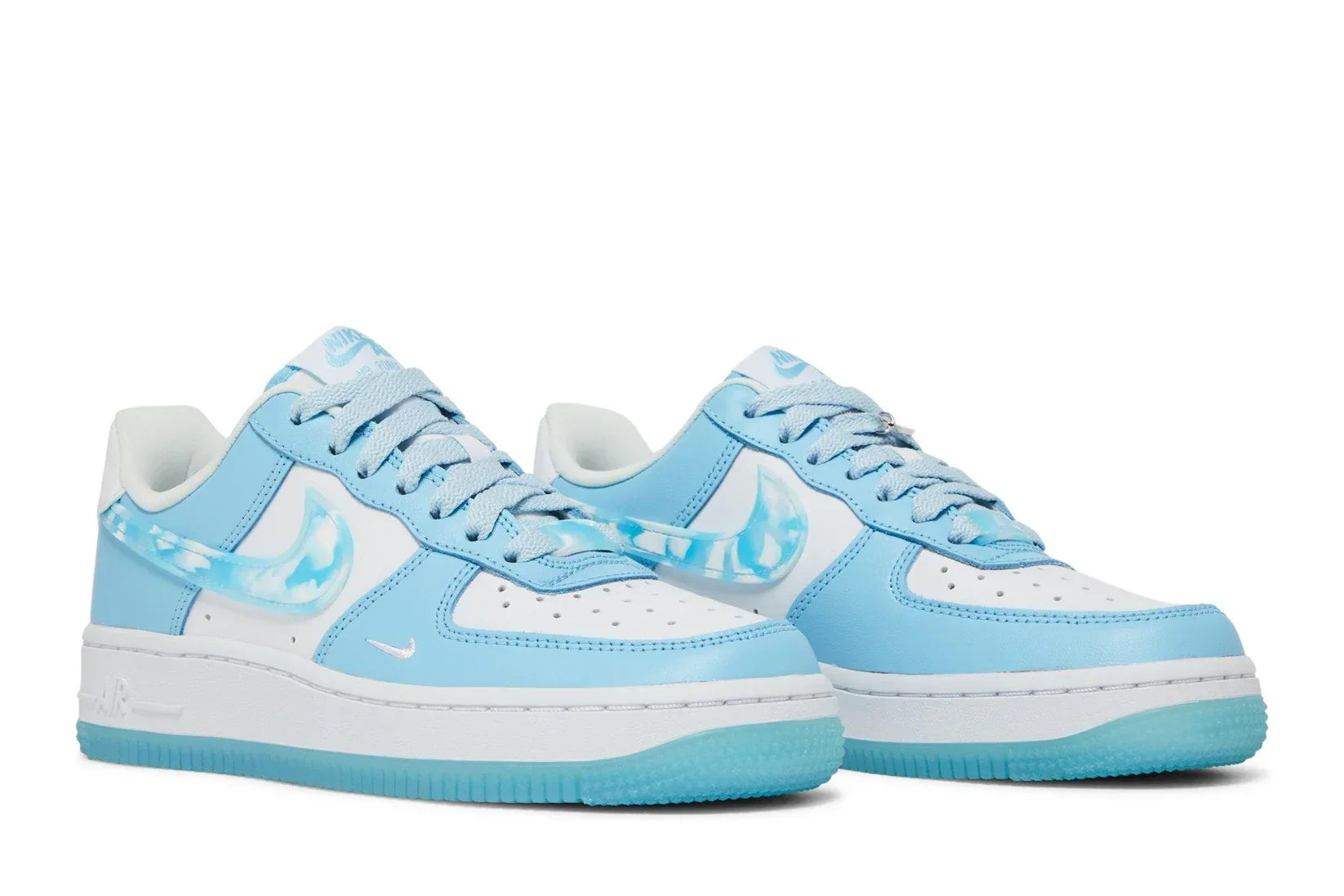Tênis Nike Air Force 1 Low Nail Art Azul detalhe do solado
