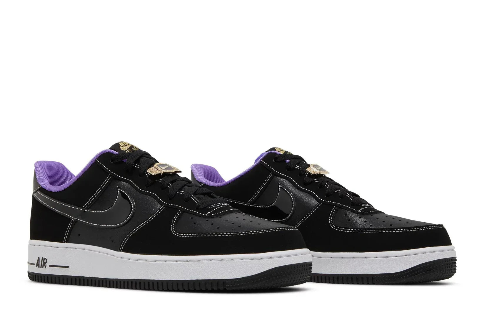 Tênis Nike Air Force 1 Low World Champ Lakers Preto detalhe do solado