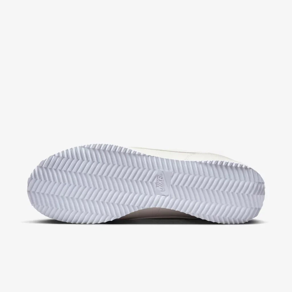 Tênis Nike Cortez Leather Phantom Coconut Bege vista traseira