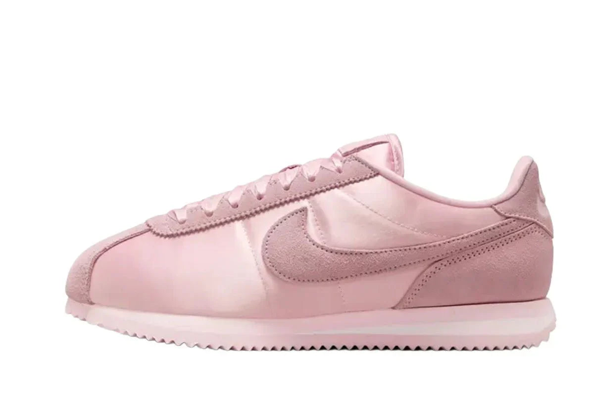 Tênis Nike Cortez Satin Pack Soft Pink Rosa detalhe do solado