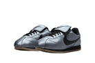 Tênis Nike Cortez SE Tiempo Pack Metallic Cool Grey Cinza detalhe do material