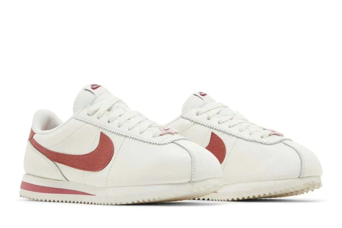 Tênis Nike Cortez Valentines Day Branco vista superior