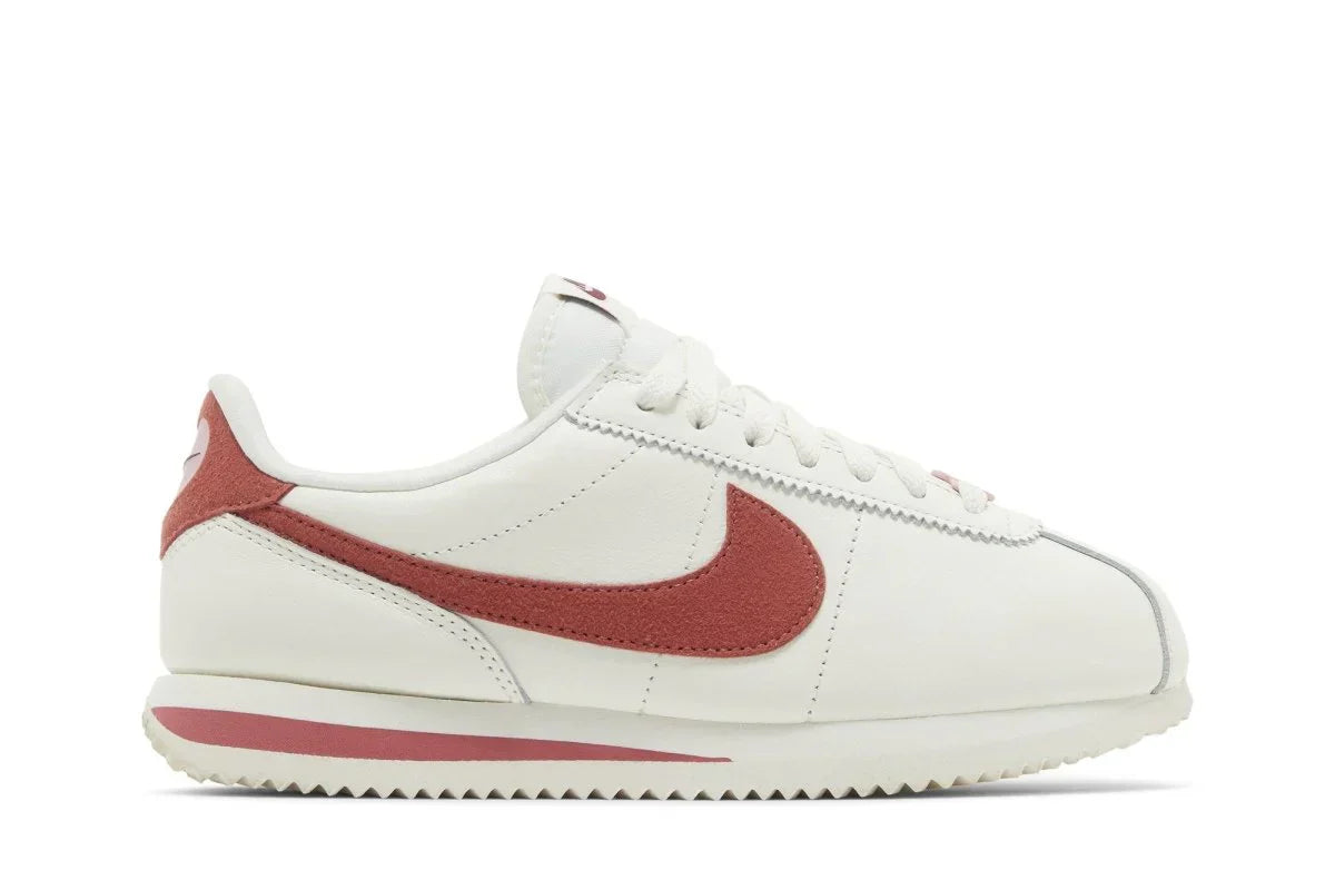 Tênis Nike Cortez Valentines Day Branco vista lateral