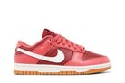 Tênis Nike Dunk Low Desert Berry Rosa vista lateral