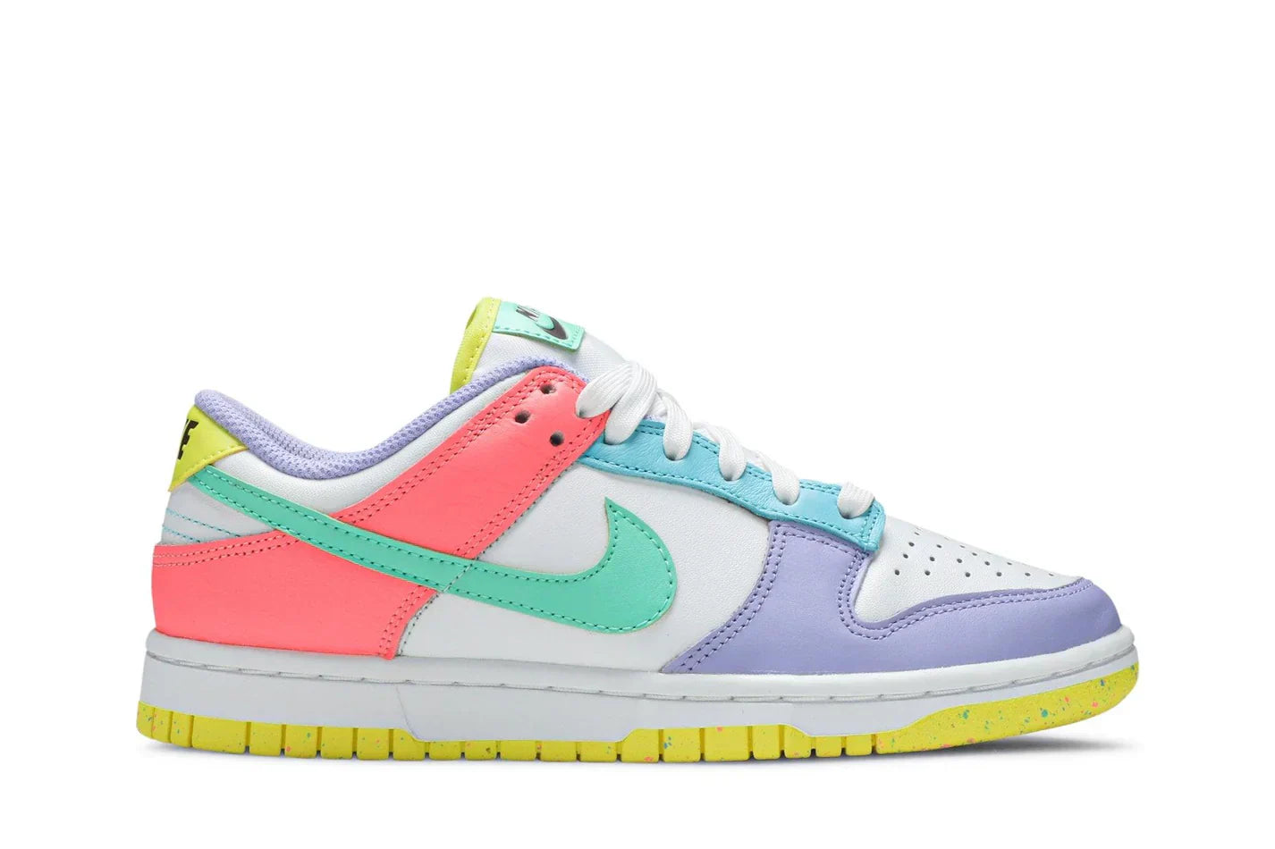 Tênis Nike Dunk Low Easter Feminino Colorido vista superior