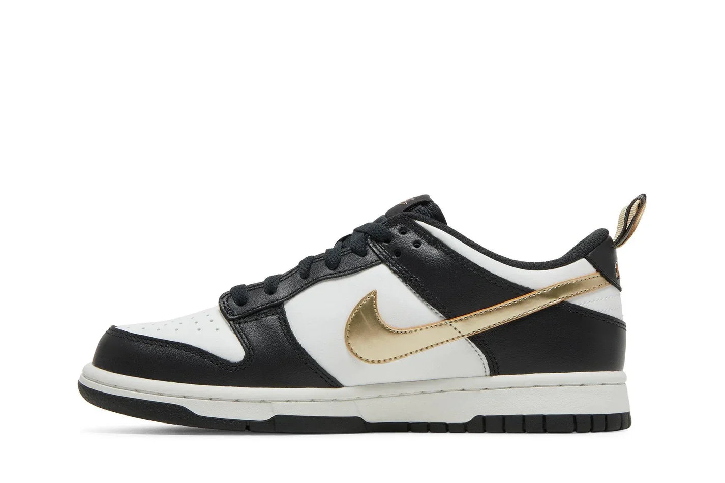 Tênis Nike Dunk Low GS Black/White Metallic Preto vista superior