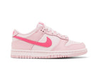 Tênis Nike Dunk Low Triple Pink Rosa vista lateral