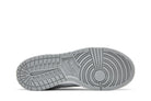 Tênis Nike Dunk Low GS Two Toned Grey Cinza detalhe do material