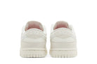 Tênis Nike Dunk Low Iridescent Swoosh Bege detalhe do material