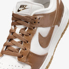 Tênis Nike Dunk Low Lx Brown Ostrich Marrom detalhe do solado