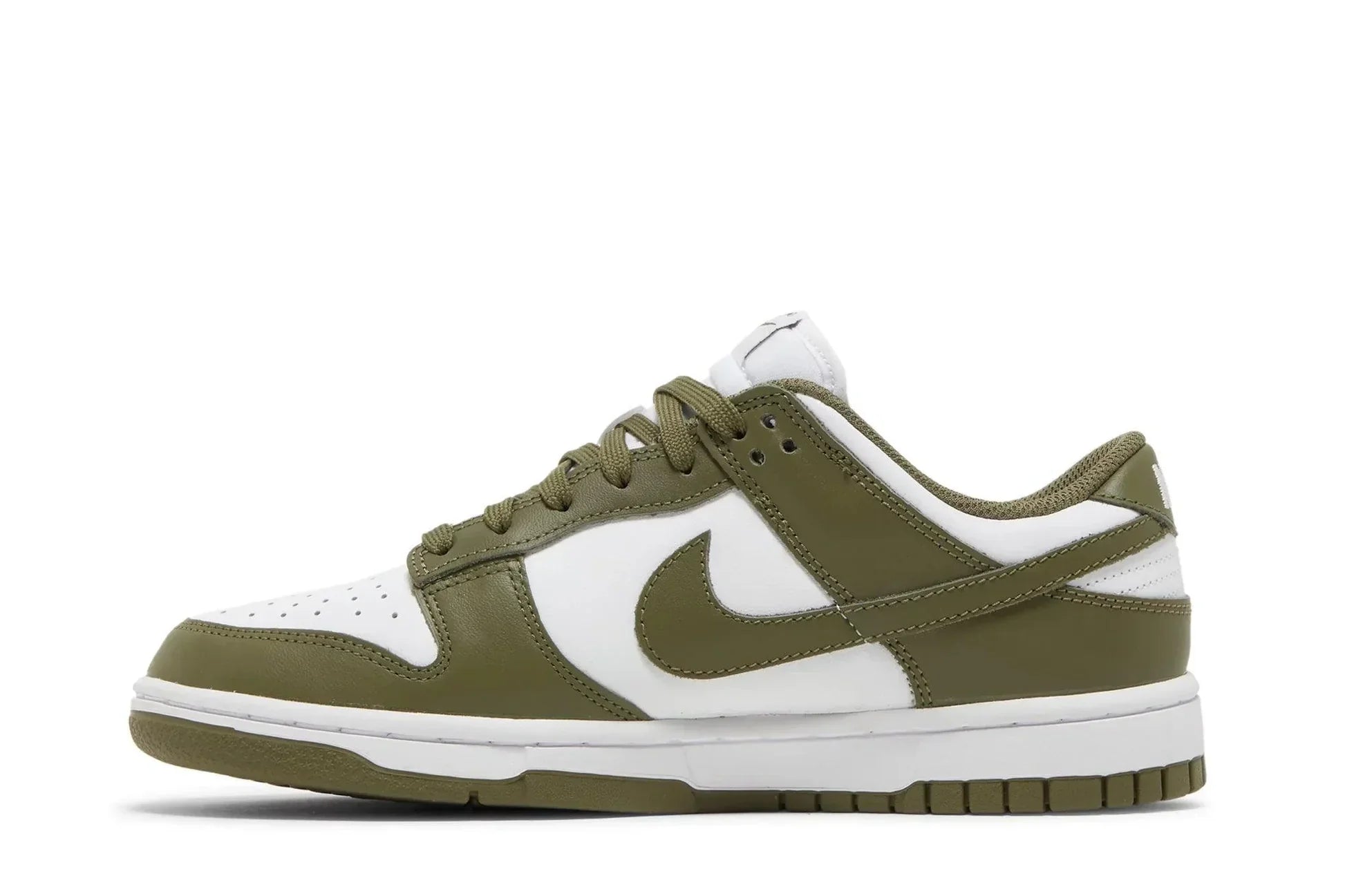 Tênis Nike Dunk Low Medium Olive Verde vista traseira