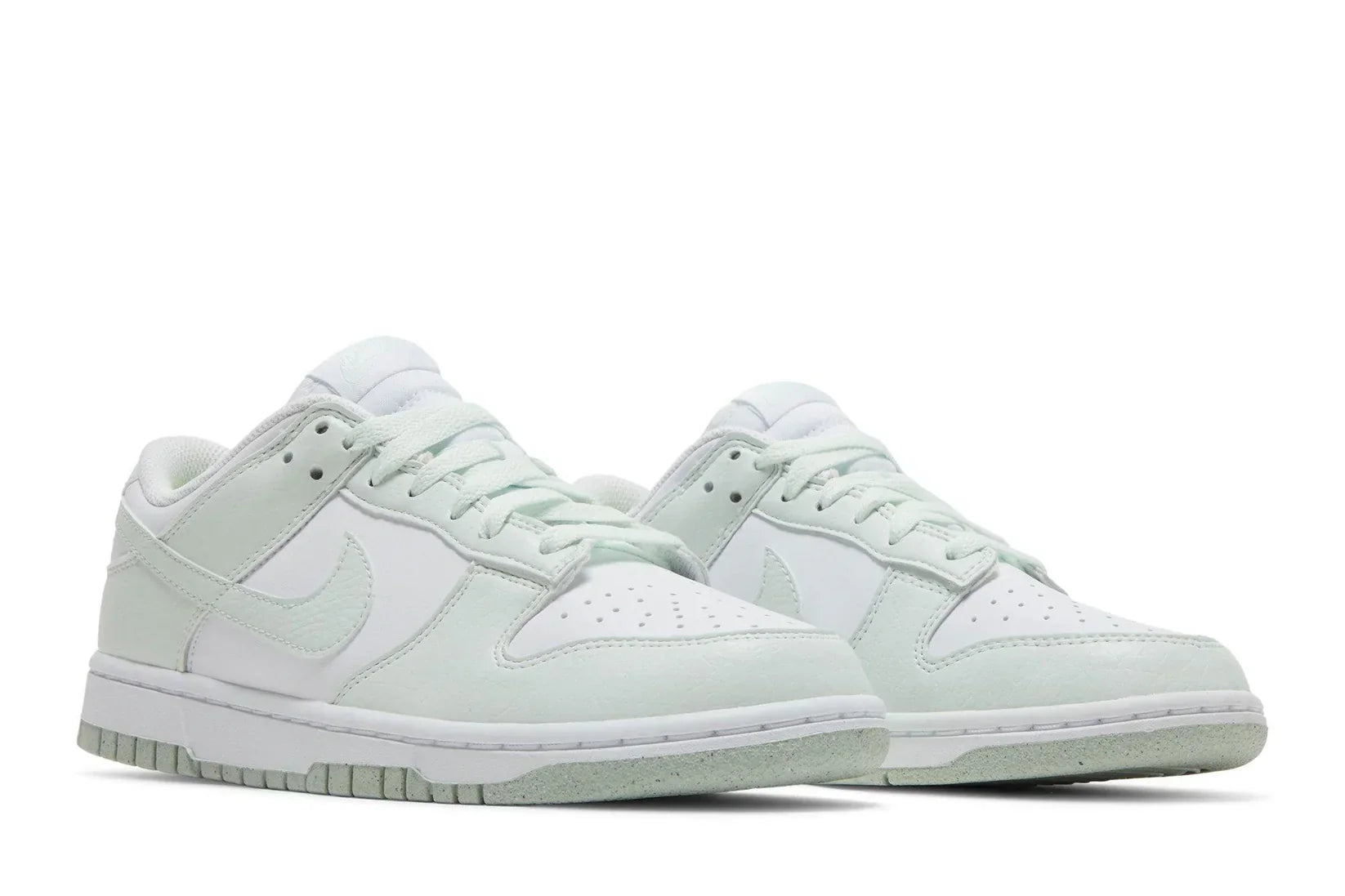 Tênis Nike Dunk Low Next Nature White Mint Verde detalhe do solado