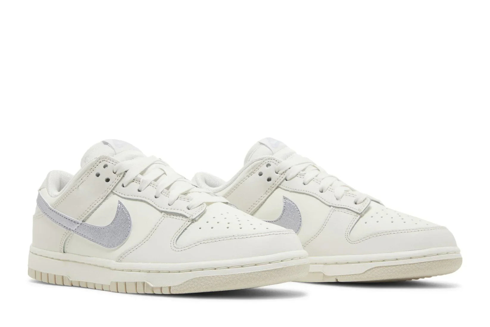 Tênis Nike Dunk Low Oxygen Purple Branco detalhe do solado