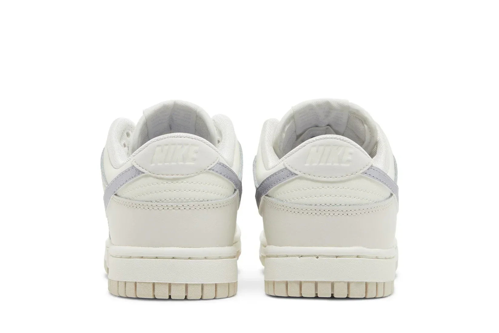 Tênis Nike Dunk Low Oxygen Purple Branco vista traseira