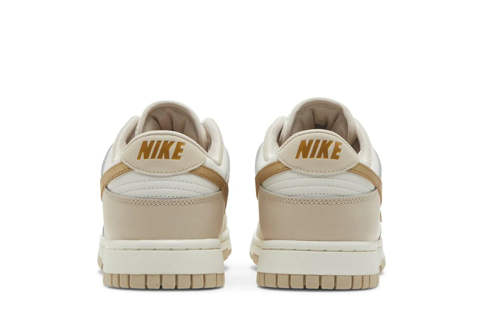 Tênis Nike Dunk Low Phantom Metallic Gold Dourado detalhe lateral