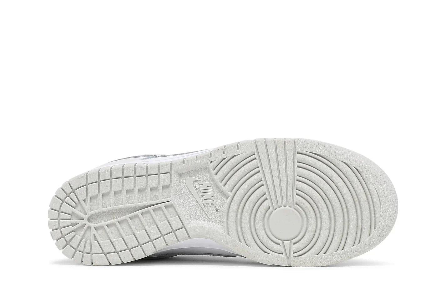 Tênis Nike Dunk Low Photon Dust Branco vista traseira