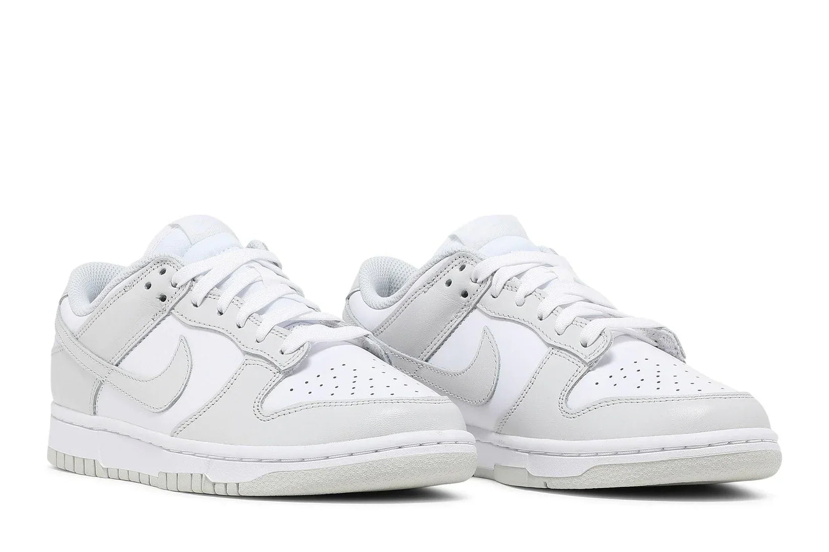 Tênis Nike Dunk Low Photon Dust Branco detalhe lateral
