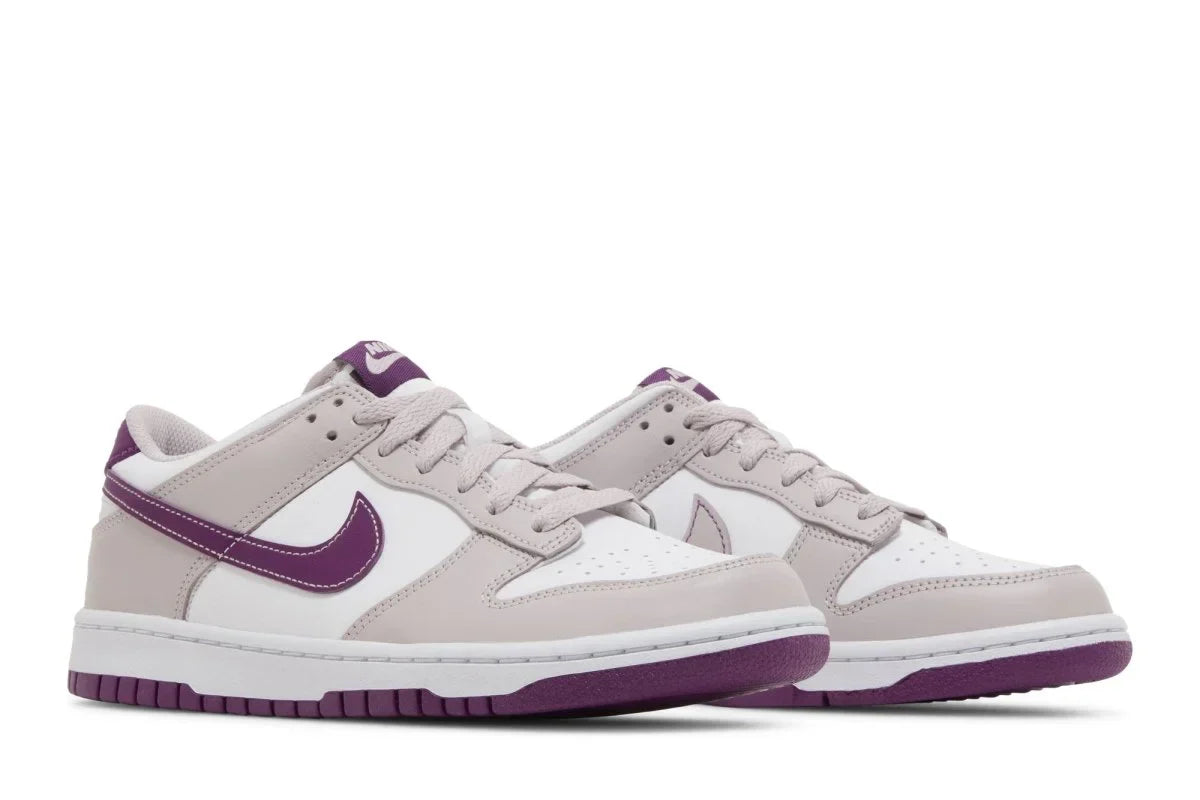 Tênis Nike Dunk Low Platinum Violet Branco vista superior