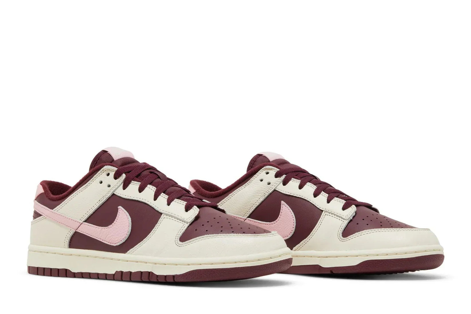 Tênis Nike Dunk Low Premium Valentines day Vermelho Vinho detalhe do material