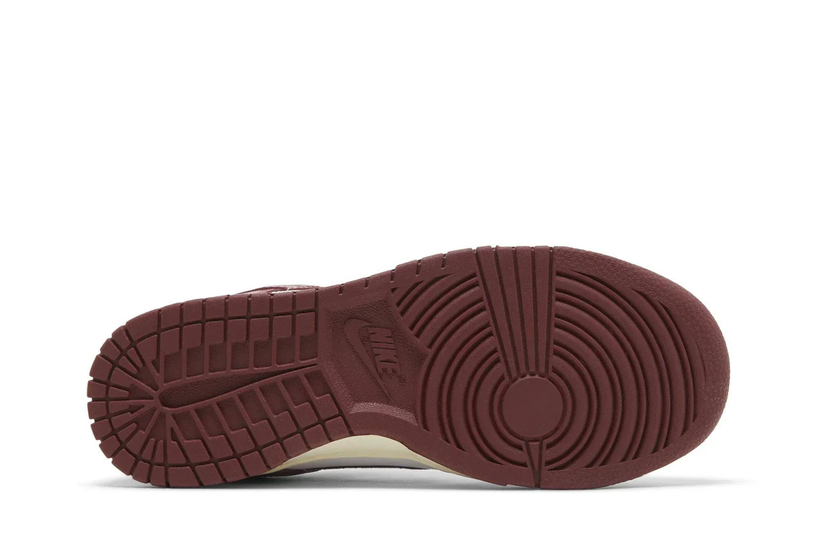 Tênis Nike Dunk Low PRM Vintage Team Red Vermelho vista traseira
