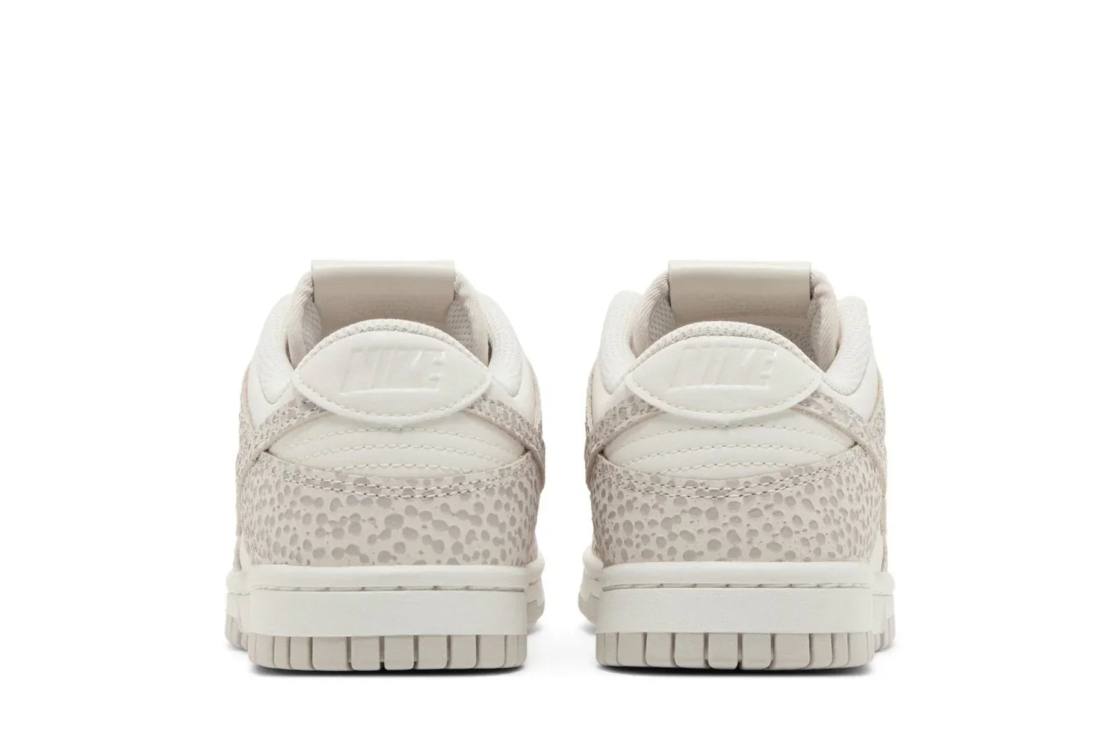 Tênis Nike Dunk Low Safari Phantom Bege detalhe do solado