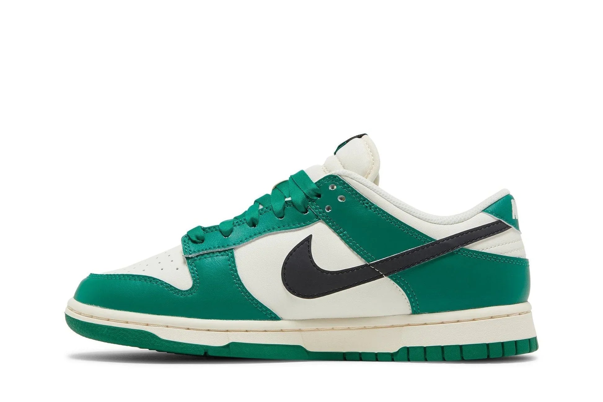 Tênis Nike Dunk Low SE Lottery Verde vista traseira