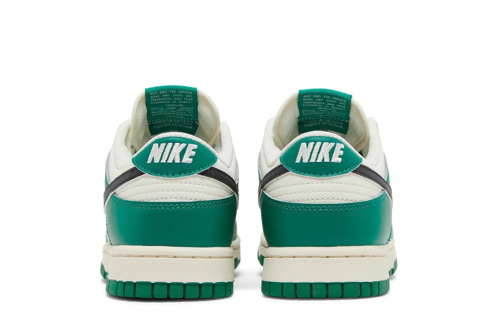 Tênis Nike Dunk Low SE Lottery Verde detalhe do solado
