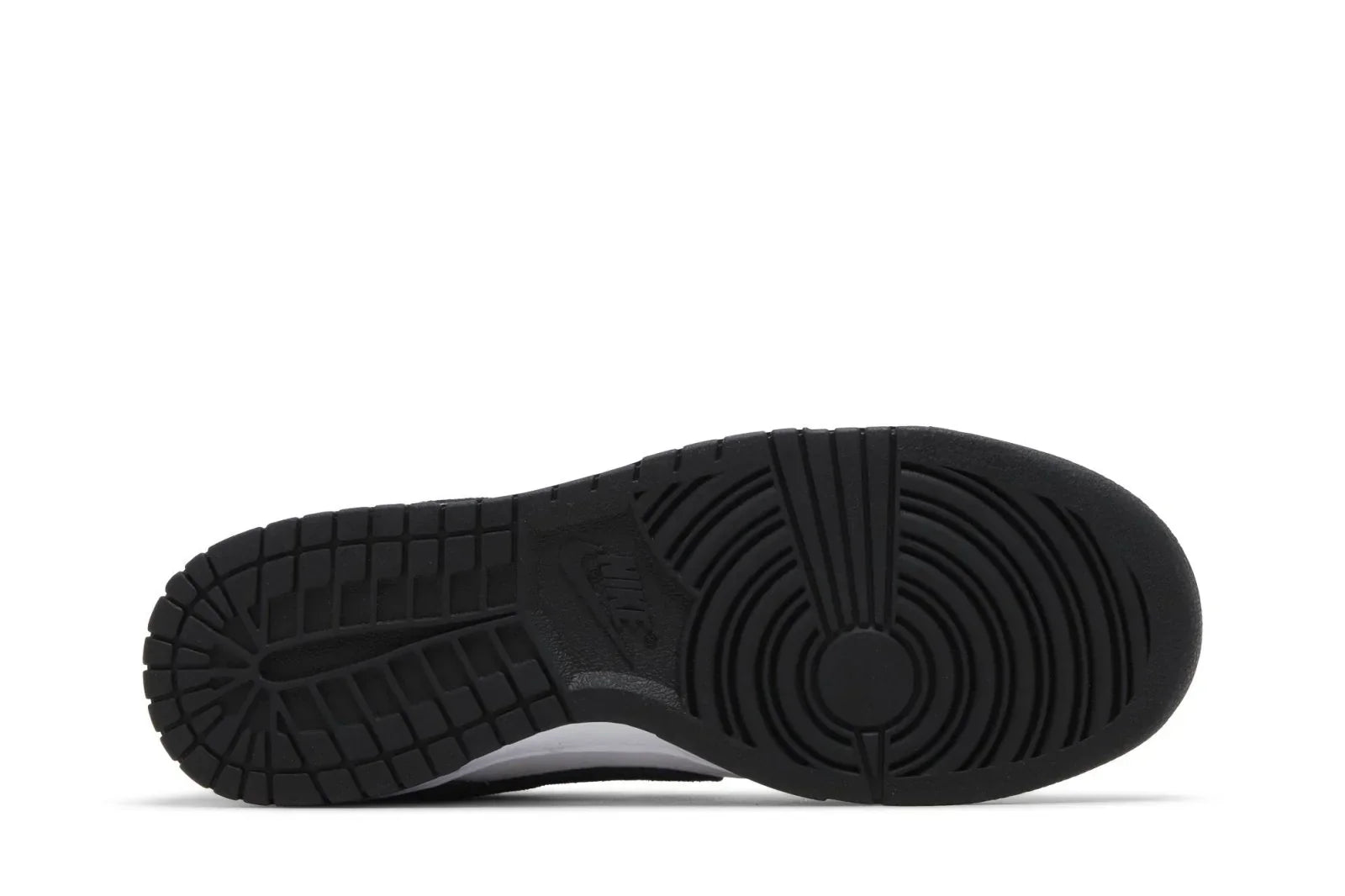 Tênis Nike Dunk Low Suede Panda Preto detalhe do material
