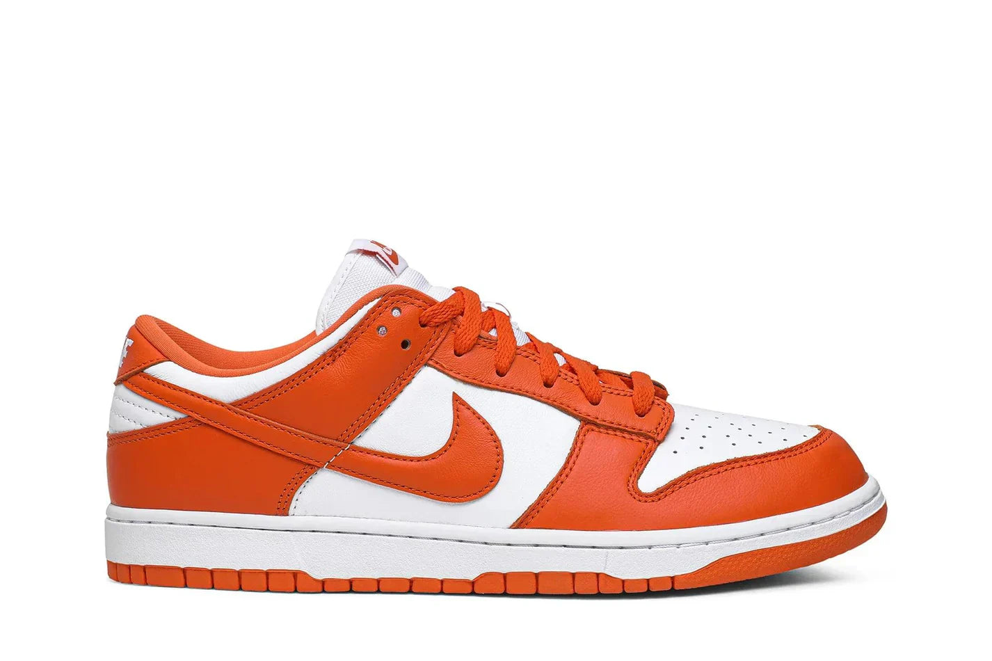 Tênis Nike Dunk Low Syracuse Laranja vista lateral