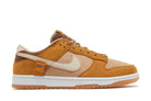 Tênis Nike Dunk Low Teddy Bear Marrom vista lateral