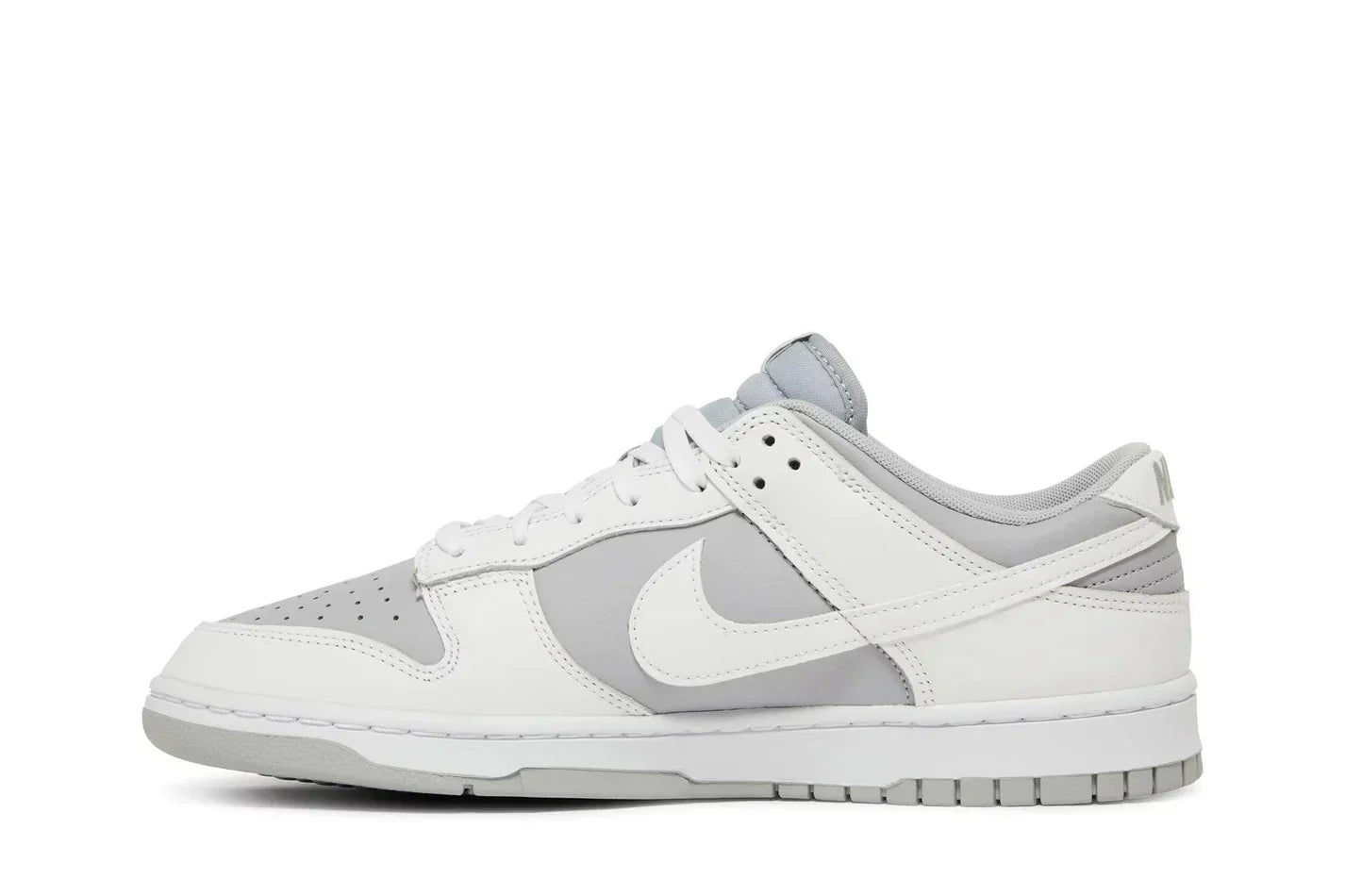 Tênis Nike Dunk Low White Neutral Grey Cinza detalhe do solado