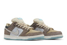 Tênis Nike Sb Dunk Low Big Money Savings Marrom vista traseira