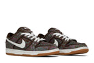 Tênis Nike SB Dunk Low PRM Paisley Brown Marrom detalhe lateral