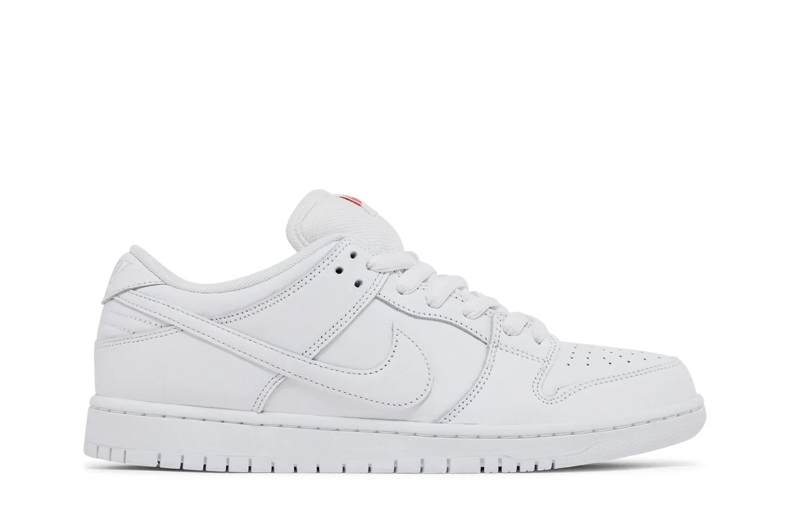 Tênis Nike Sb Dunk Low Pro Triple White Branco detalhe do solado