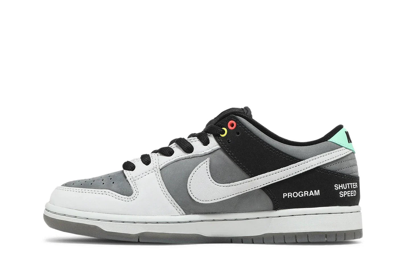 Tênis Nike SB Dunk Low VX 1000 Camcorder Cinza detalhe do solado