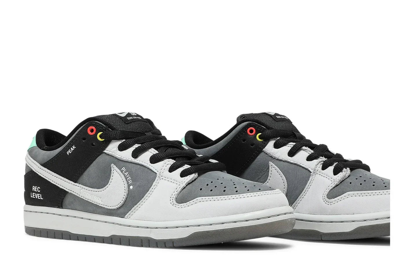 Tênis Nike SB Dunk Low VX 1000 Camcorder Cinza detalhe do material