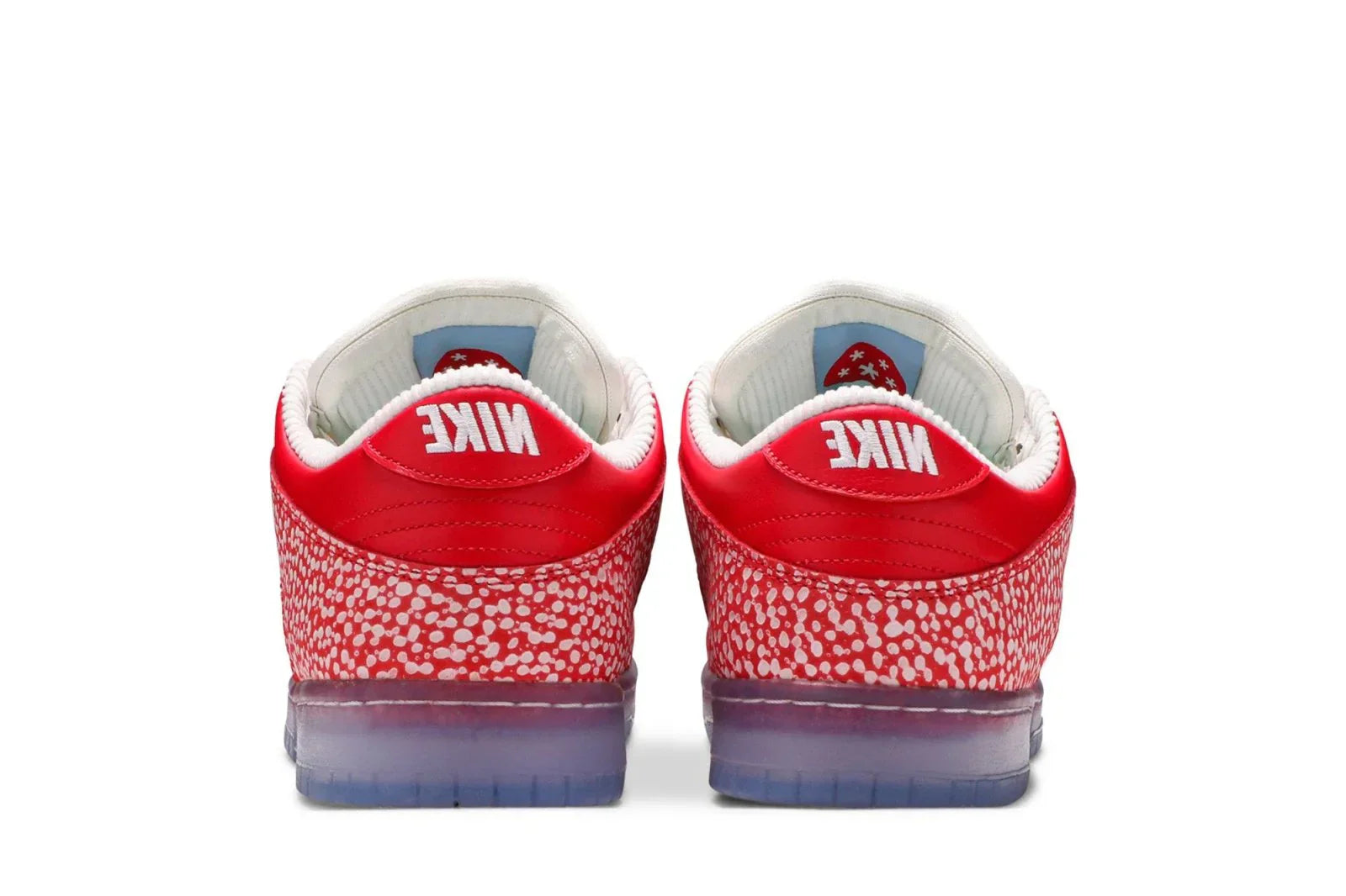 Tênis Nike Sb Dunk Low x Stingwater Magic Mushroom Vermelho detalhe do solado