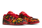 Tênis Nike Sb Dunk Low x The Wizard of OZ Poppy Field Vermelho vista traseira