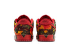 Tênis Nike Sb Dunk Low x The Wizard of OZ Poppy Field Vermelho detalhe do solado