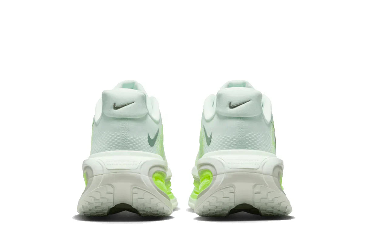 Tênis Nike Vomero Premium Barely Volt Verde detalhe do solado