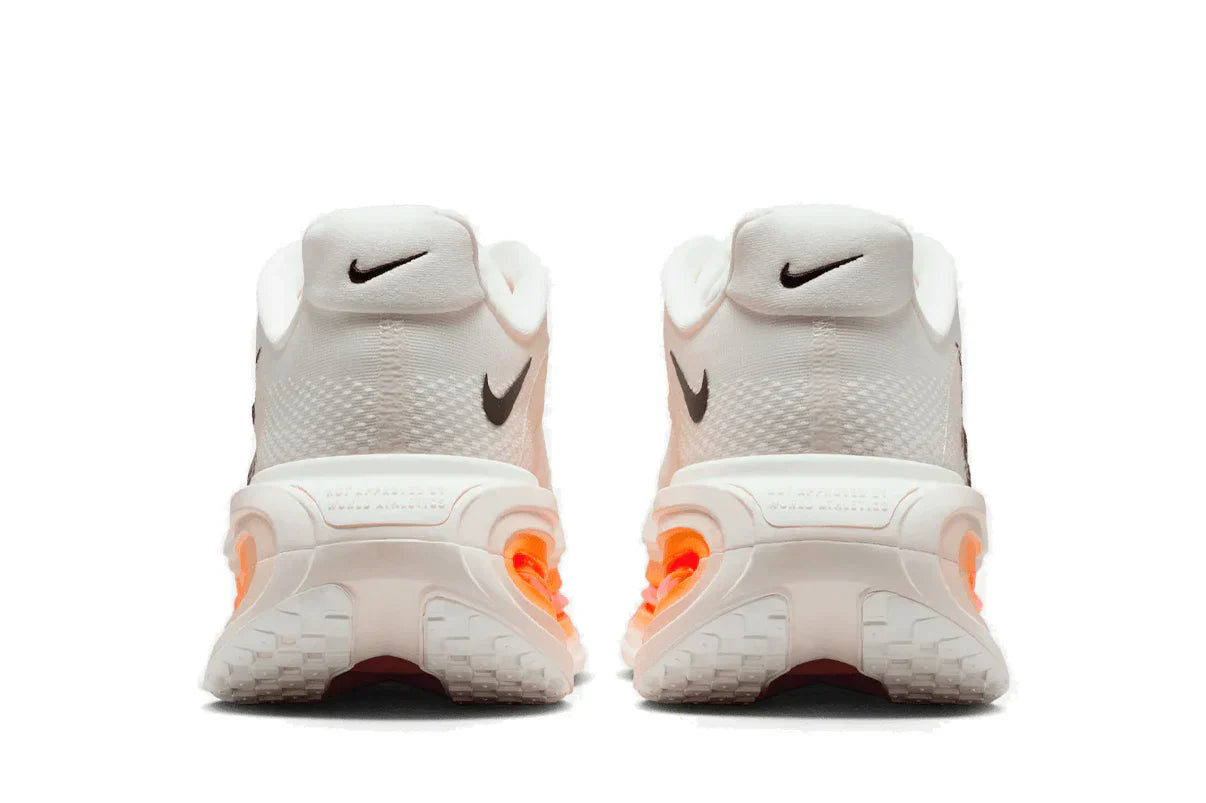 Tênis Nike Vomero Premium Sail Coconut Milk Branco detalhe do solado