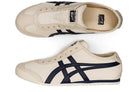 Tênis Onitsuka Tiger Mexico 66 Slip-On Birch Midnight Bege detalhe lateral