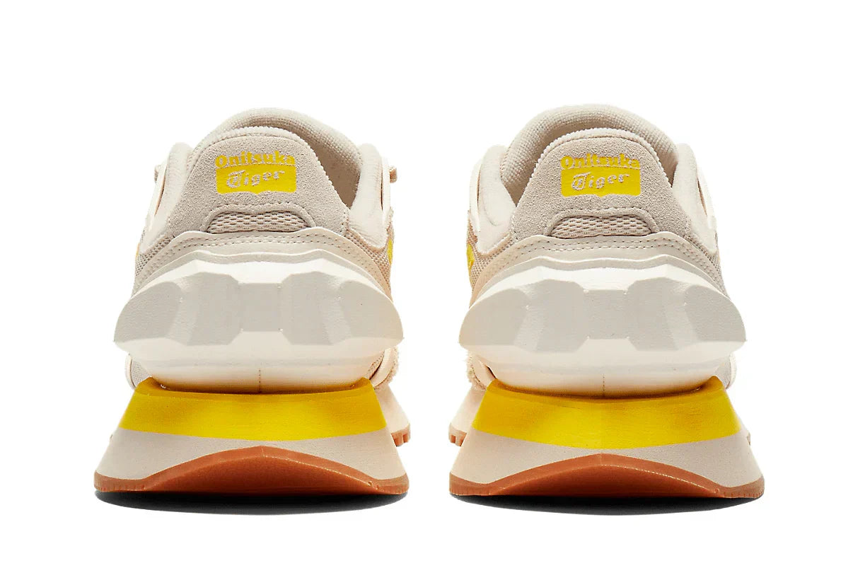 Tênis Onitsuka Tiger Moage Mineral Beige/Vibrant Yellow Bege detalhe frontal