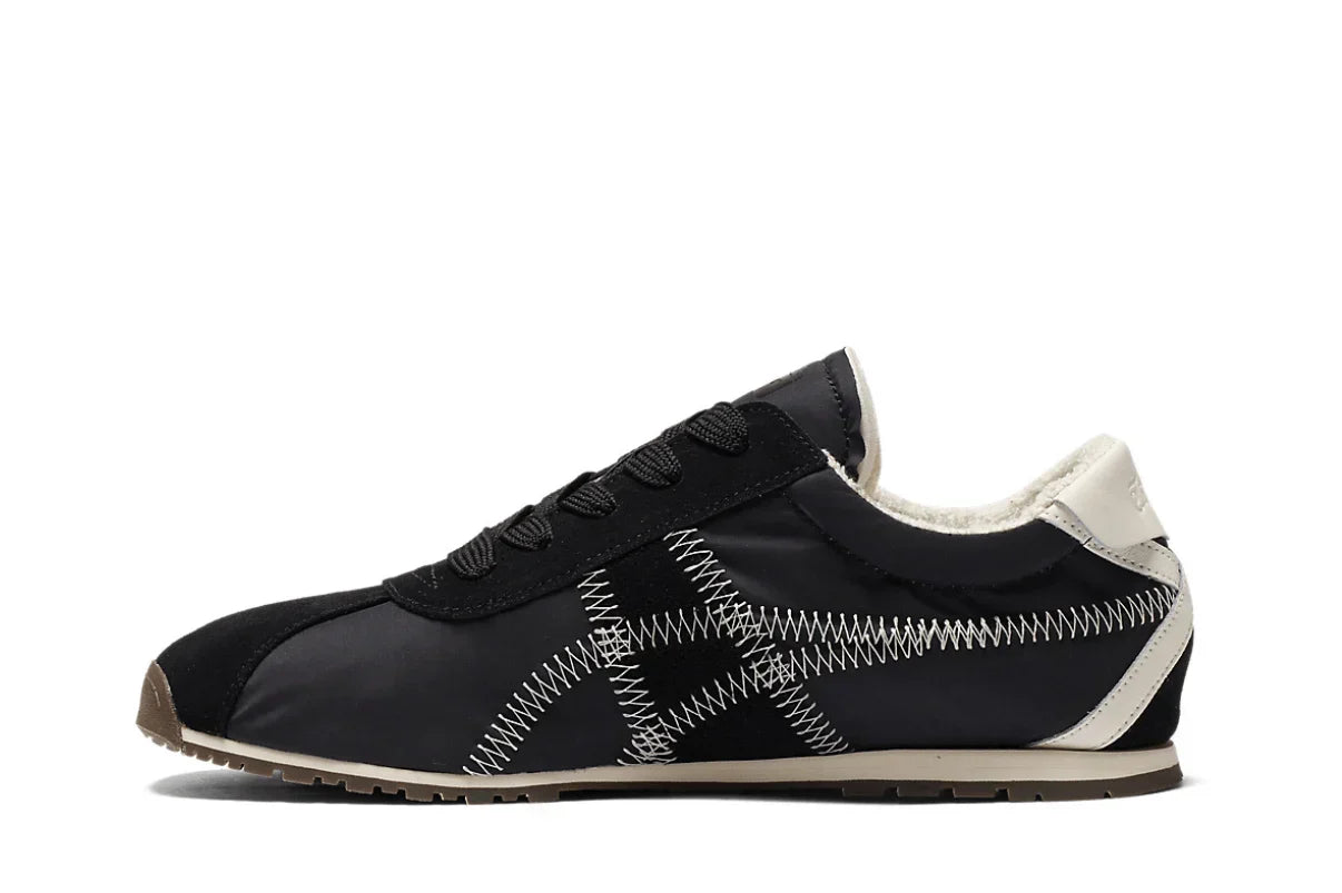 Tênis Onitsuka Tiger Tiger Corsair A55 Black Cream Preto detalhe frontal